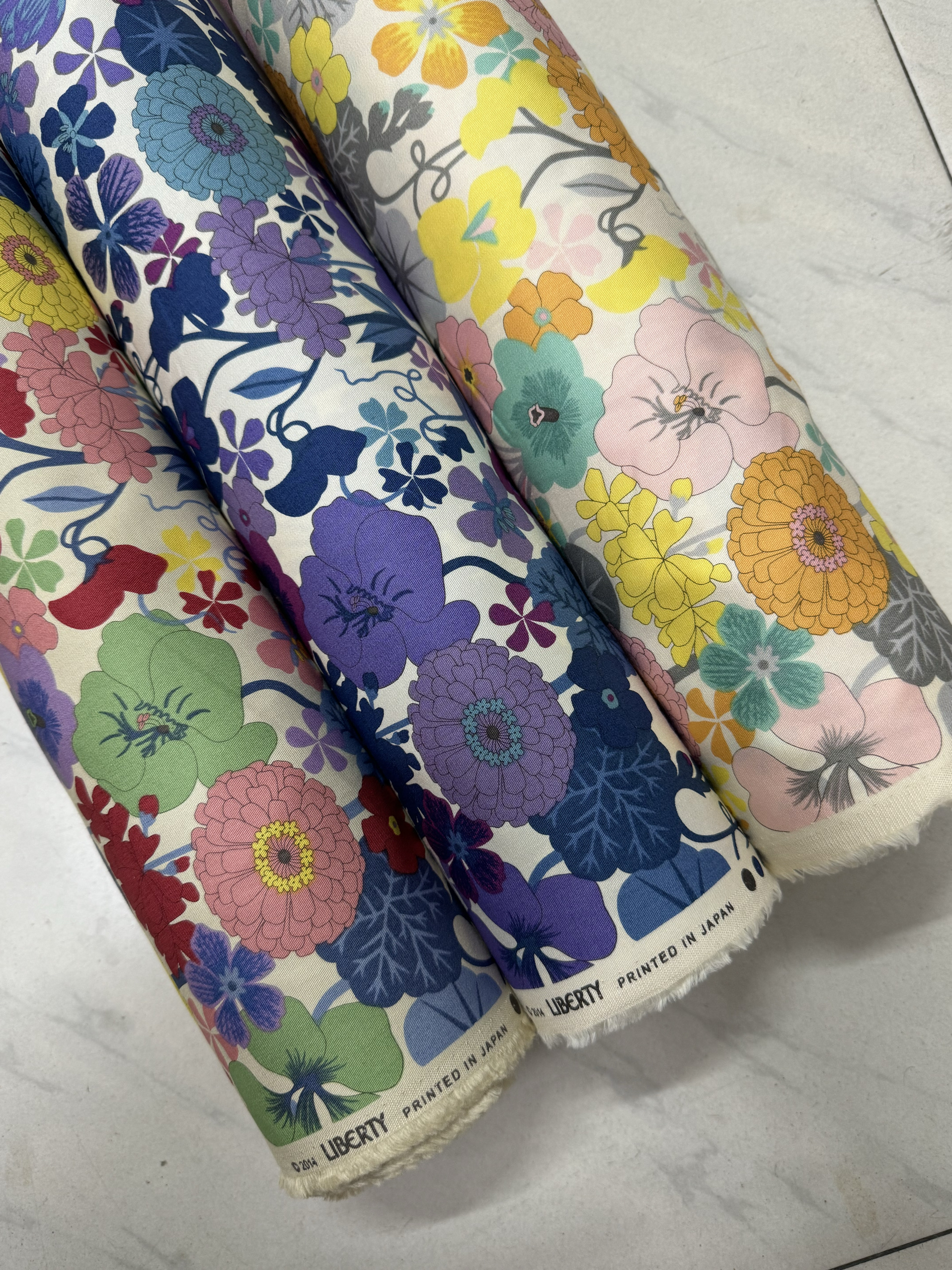 日版Liberty细斜纹棉布3色幅宽112cm中等厚度一米185克49元半米