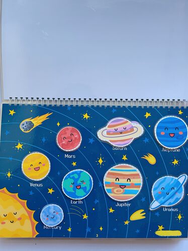太空宇宙安静书成品儿童英语启蒙蒙氏益智贴纸书玩具字母形状粘贴