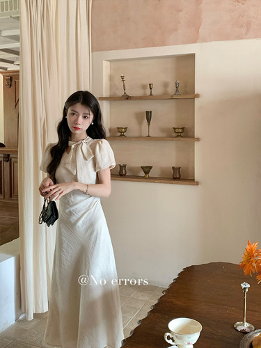 不出错No errors 白天鹅～贵气千金蝴蝶结镂空绑带连衣长裙