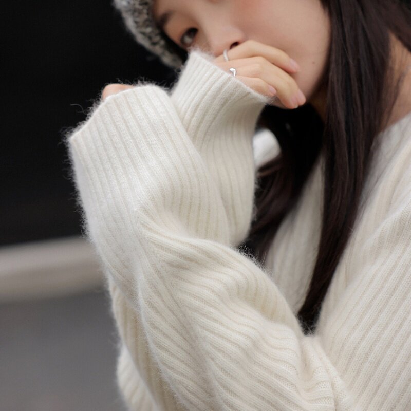 白色软糯毛衣女秋冬2024新款慵懒风宽松外穿针织衫套头短款上衣服
