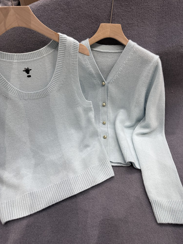 2025早春新款圆领针织羊绒开衫背心女外穿上衣Cashmere cardigan