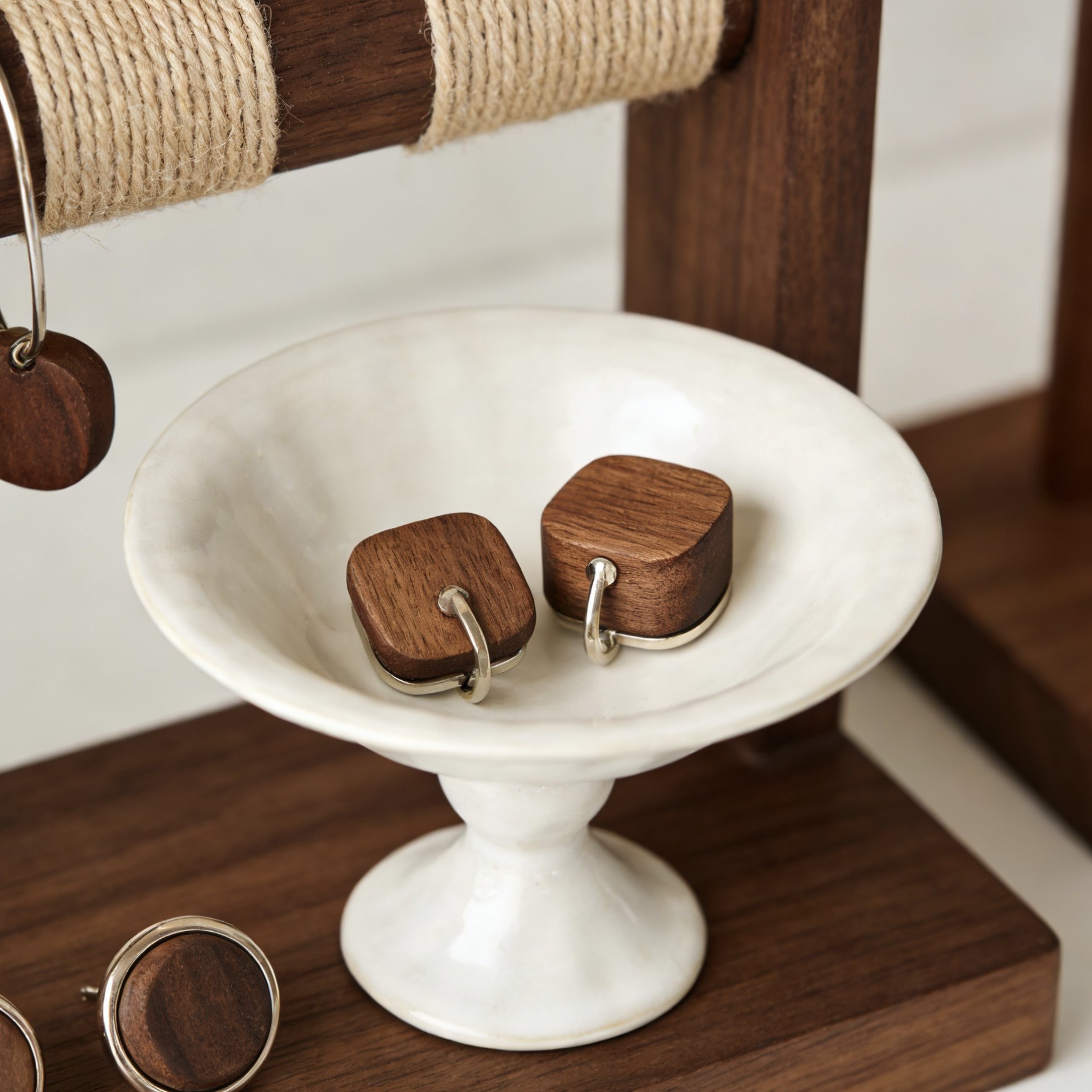 高脚陶瓷白色高足女装服装店商业空间首饰耳环耳钉收纳托盘桌面小,家居饰品,香薰托盘,淘宝优惠券,粉丝福利购,淘宝优惠卷