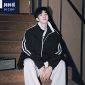 潮牌大码 新款 宽松男生运动夹克 三条杠立领外套男春季 胖胖哥美式