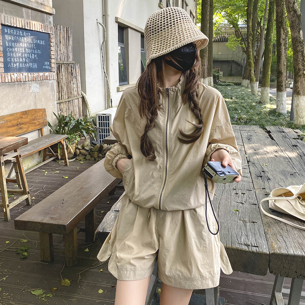 韩系运动防风网红炸街防晒外套短裤两件套女夏季2025新款流行套装，女装运动套装，叁谷米