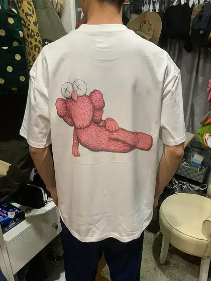 KAWS Collaboration Short Sleeve T-Shirt Relaxed Crewneck Top Summer Straight Fit Unisex Couple Cartoon Small Neckline