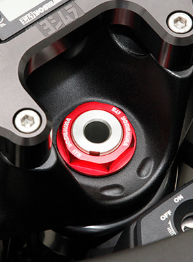 日本YOSHIMURA 适用SUZUKI铃木 GSX S1000 F 三角台轴心饰盖 吉村