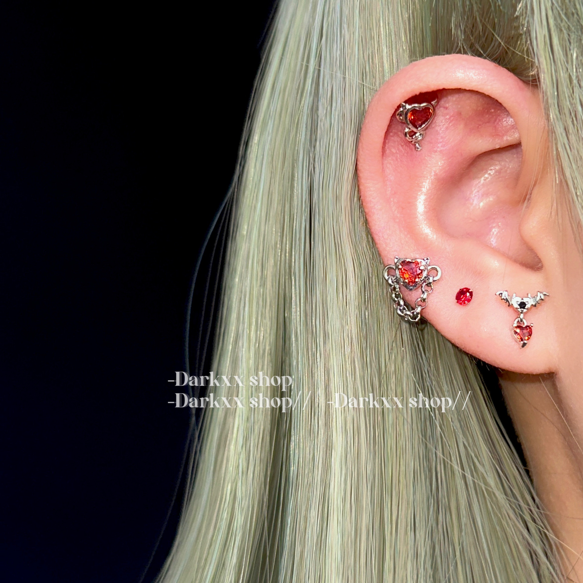 精致红锆石桃心耳骨钉
