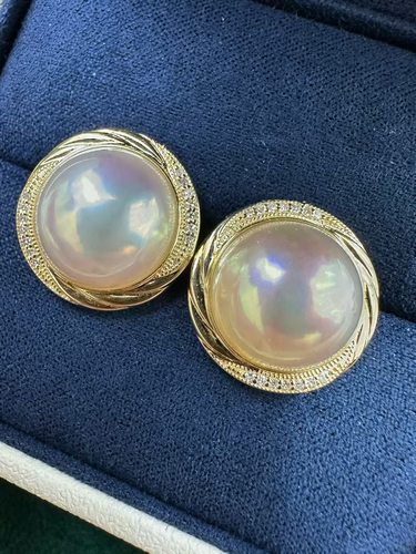 18K钻石镶嵌天然日本海水极光粉泡泡马背17Mm珍珠耳钉耳饰高品质