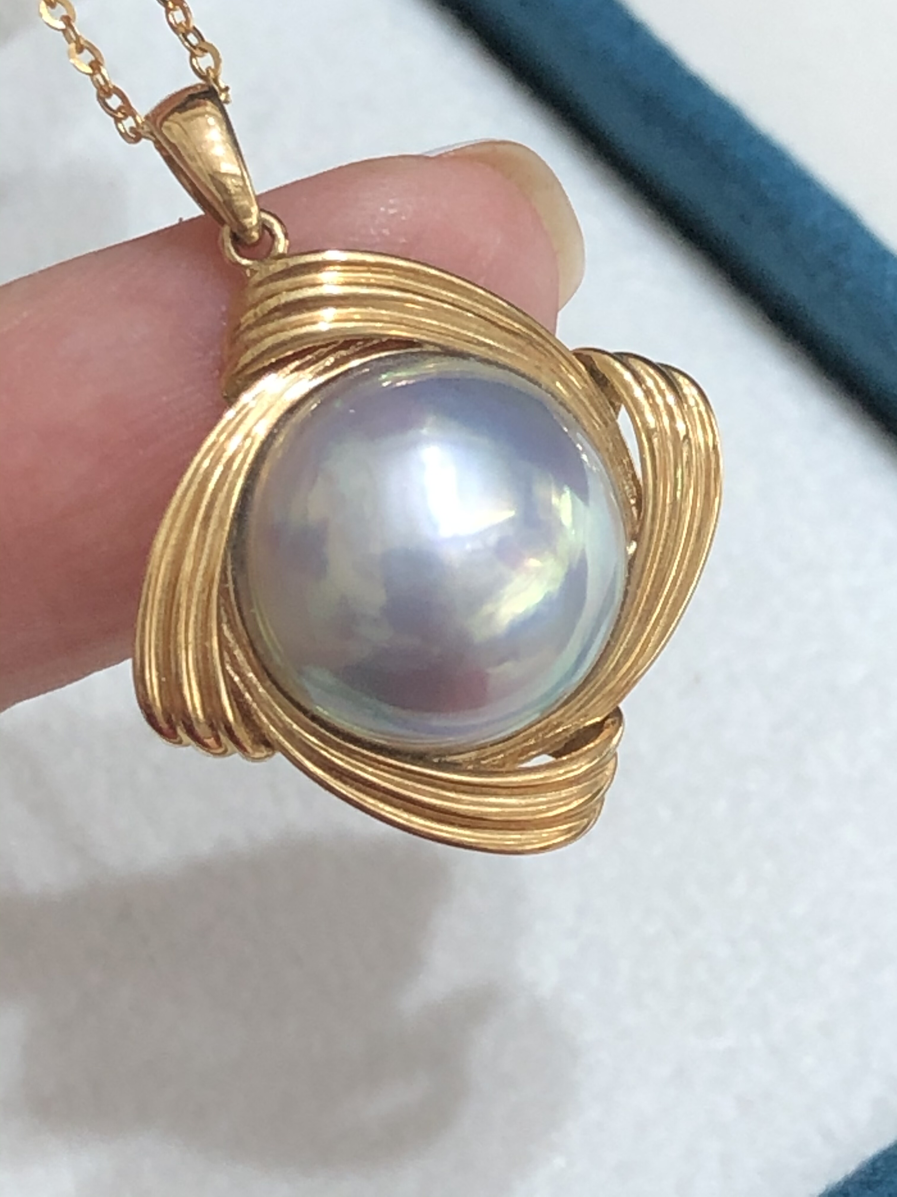 18K厚金极光镜面炫彩天然日本海水马背吊坠外围21Mm吊坠项链礼物