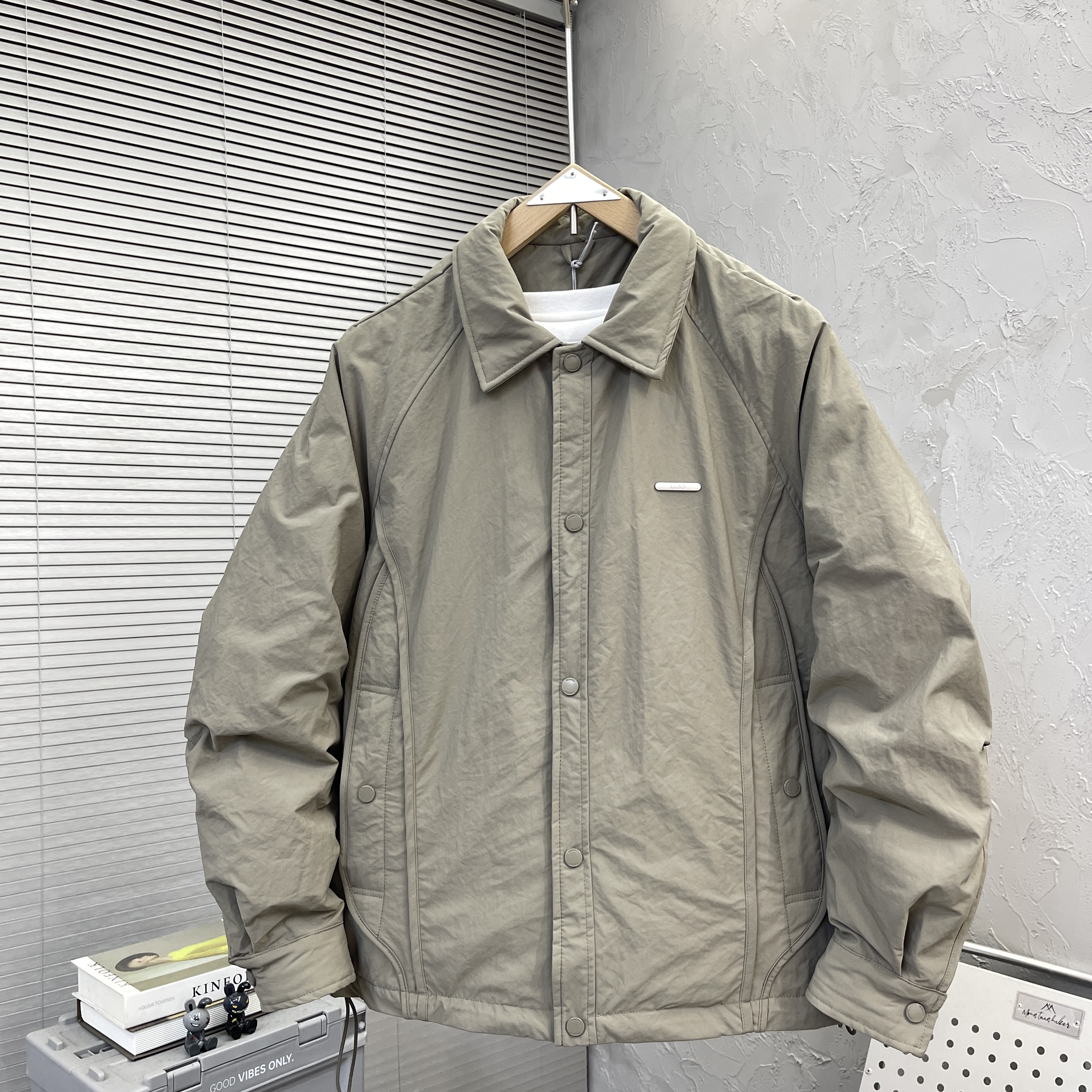 2025冬季新款潮流男士翻领轻薄羽绒服简约百搭宽松休闲白鸭绒外套