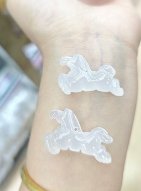 天然冰种玉髓生肖马吊坠