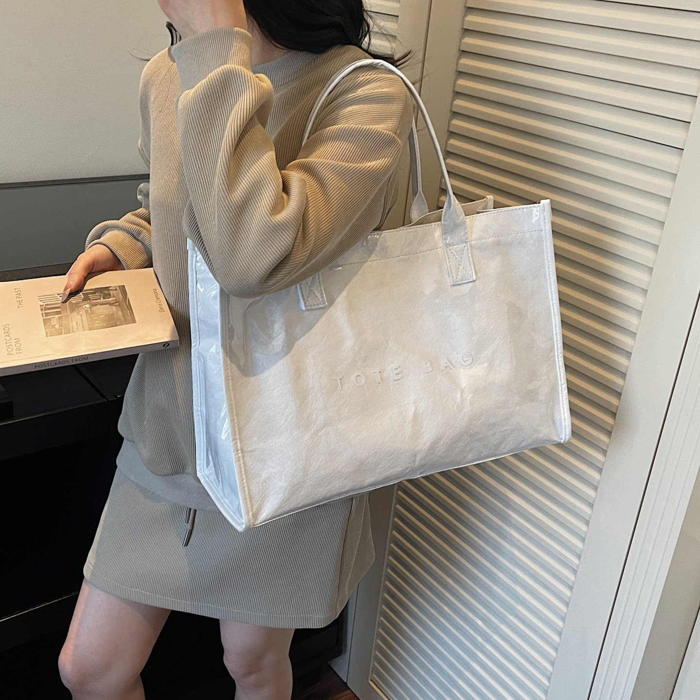 时尚包包女休闲简约透明PVC拼接牛皮纸托特包小众设计简约果冻包