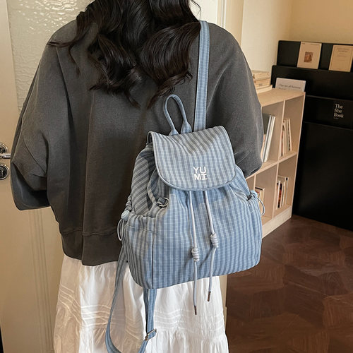 双肩包女2026新款韩系抽绳格纹