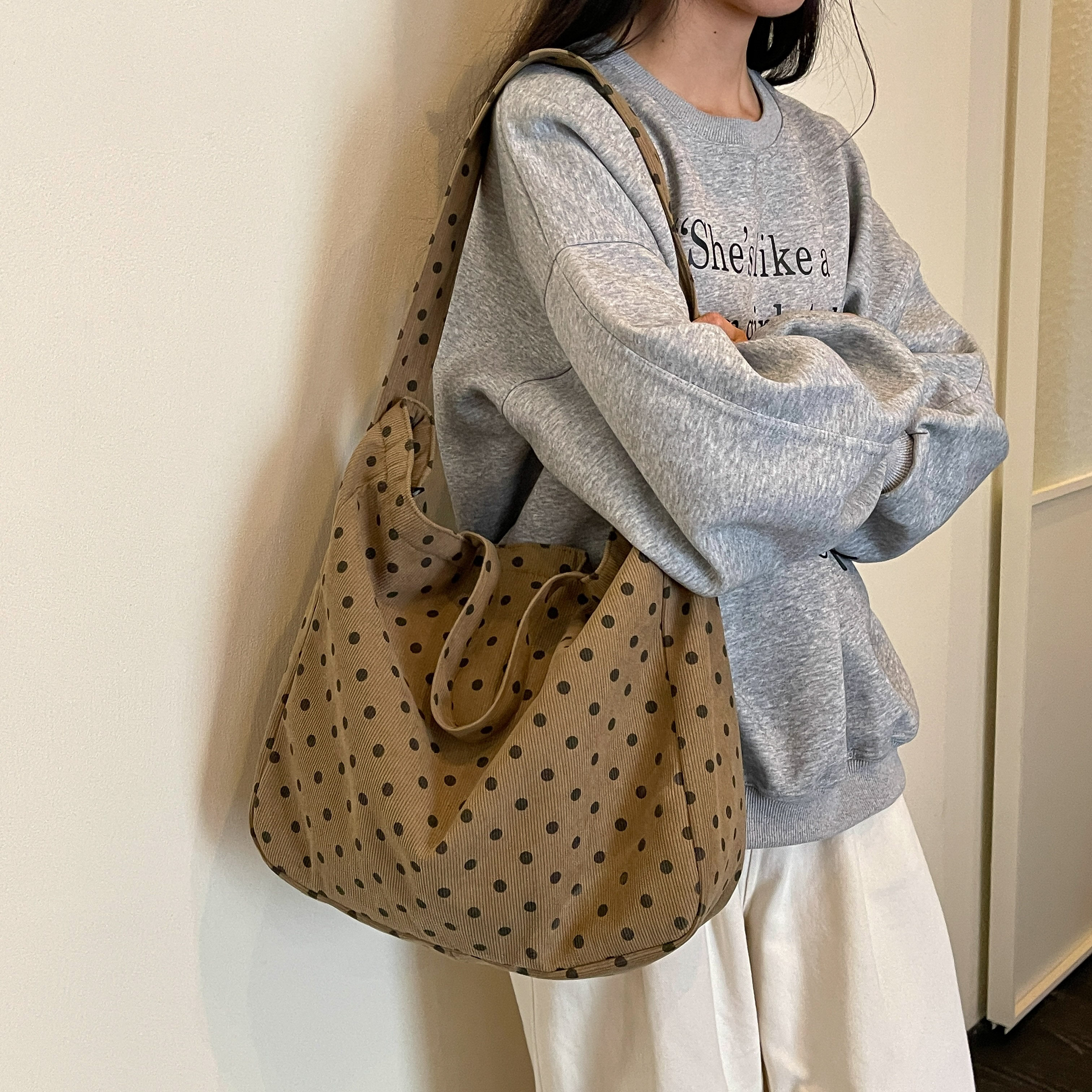 韩版小众波点包包女2026秋冬新款灯芯绒条绒大学生单肩托特斜挎包