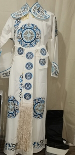 孔剑衣衣服出租戏曲主唱白龙马服装武生歌仔戏身骑白马服装租赁