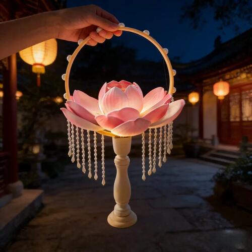 古风手持芙蕖织语莲花灯