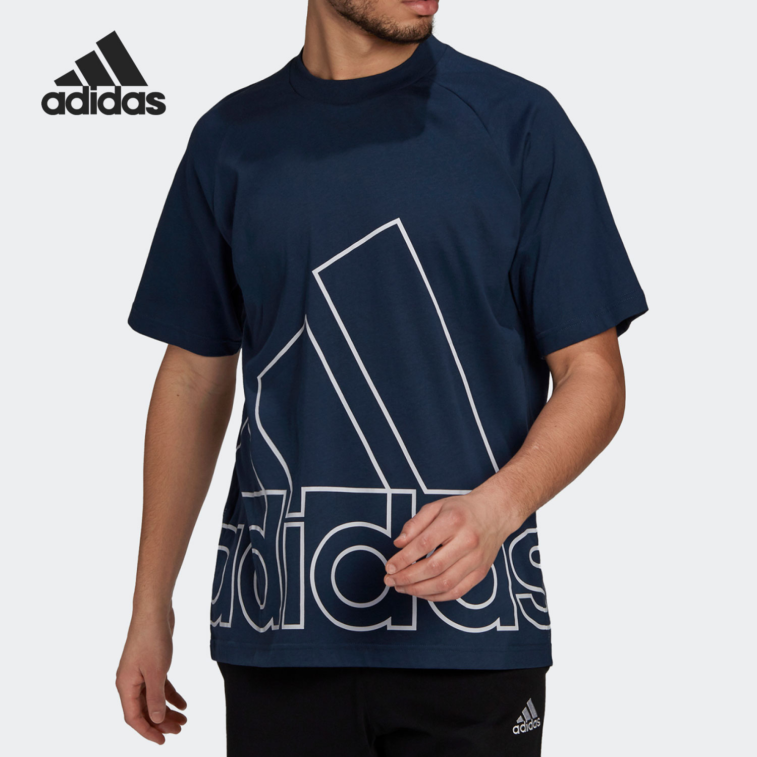 阿迪达斯男女透气休闲短袖T恤