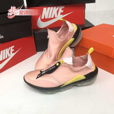 女运动跑步鞋Nike/耐克