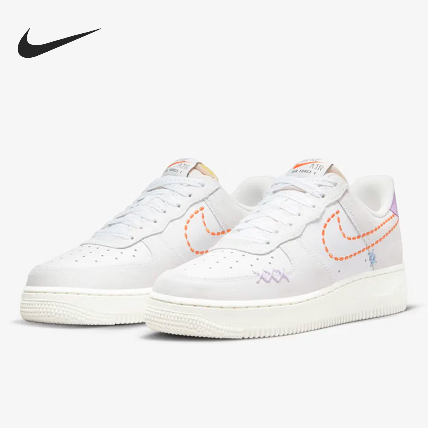 Nike/耐克正品新款Air Force 1女子轻便运动低帮板鞋DX2348-100