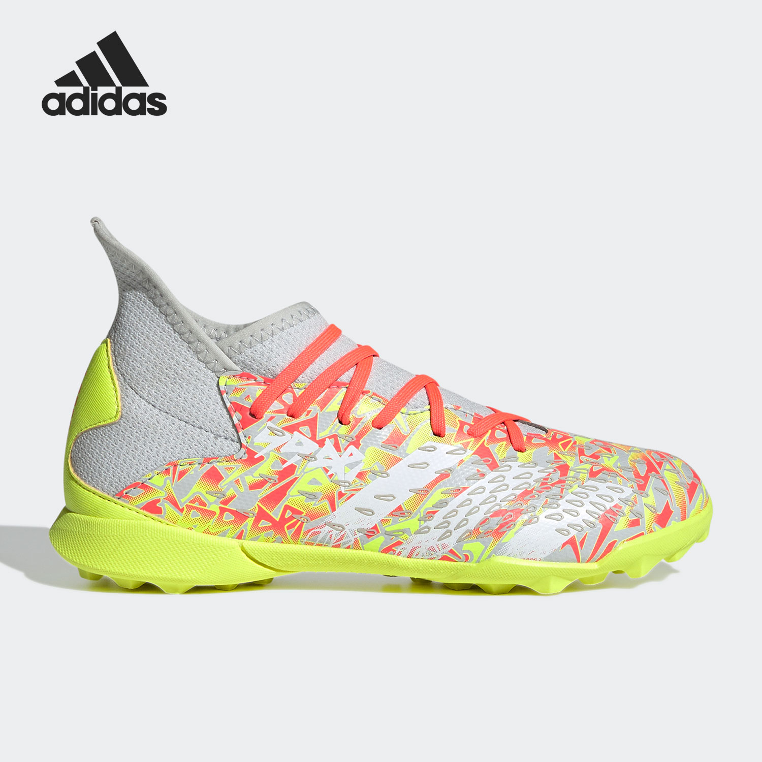 adidas阿迪达斯低帮足球鞋