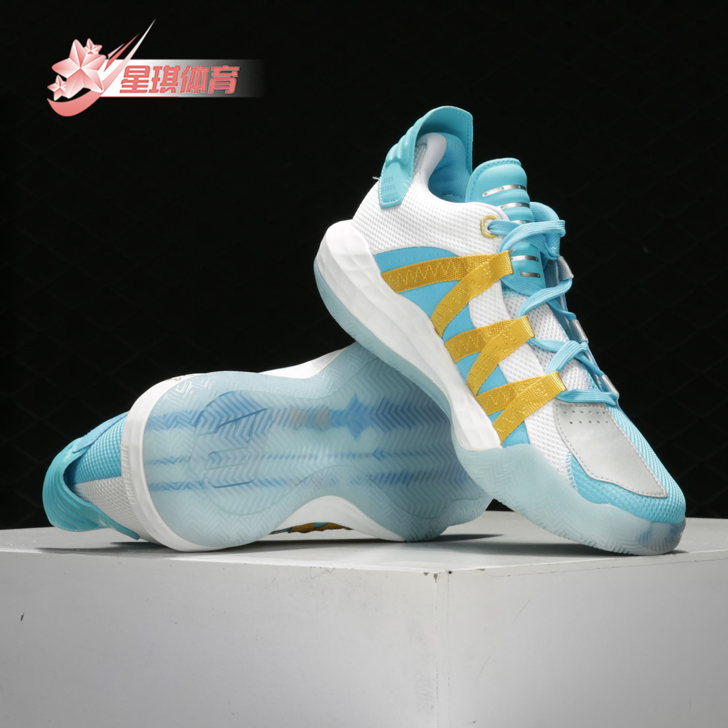 阿迪达斯五虎将系列利拉德篮球鞋