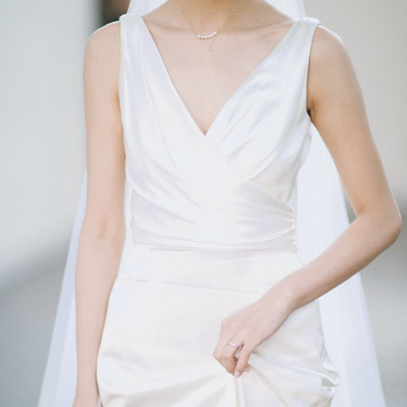 双肩v领修身新款小拖尾敬酒婚纱