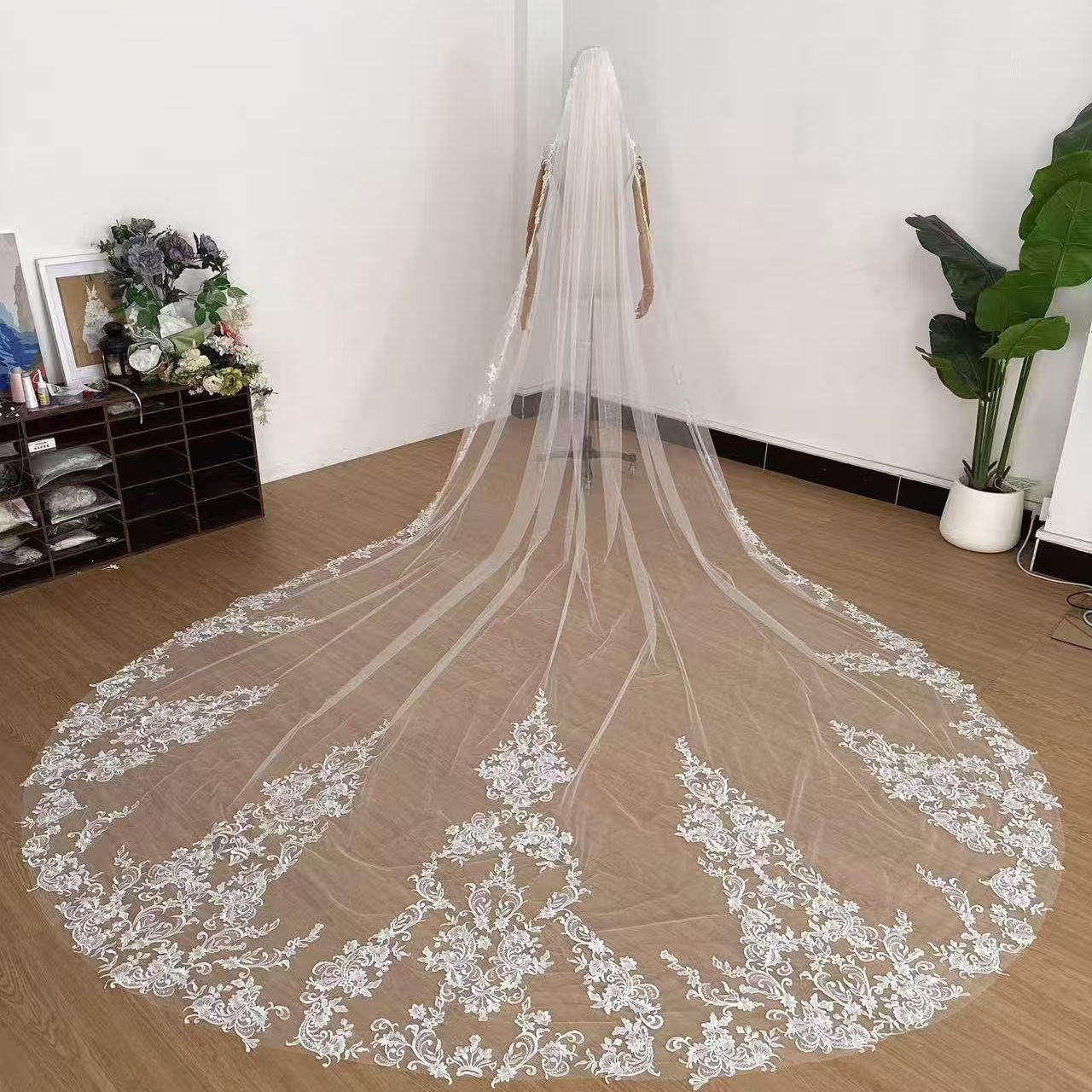 新娘结婚主婚4米高清精致复古刺绣蕾丝花拍摄道具白色花边头纱