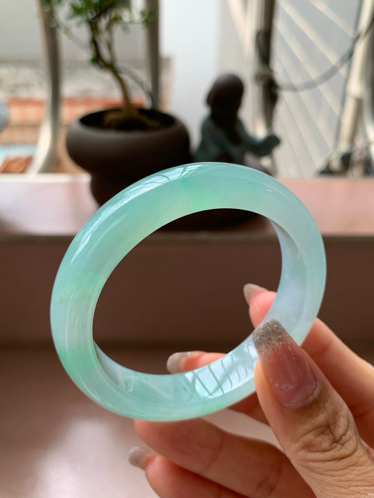 【小陈翡翠】缅甸天然翡翠A货浅绿底飘绿花51-52正圈翡翠手镯