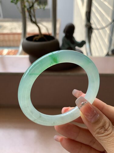 【小陈翡翠】缅甸天然翡翠A货冰飘阳绿51圆条翡翠手镯