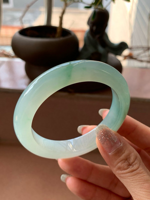 【小陈翡翠】缅甸天然翡翠a货年底收官倒计时浅绿飘花54正圈手镯