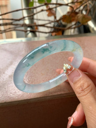 【小陈翡翠】缅甸天然翡翠a货冰种飘兰花49-50小圈口圆条翡翠手镯