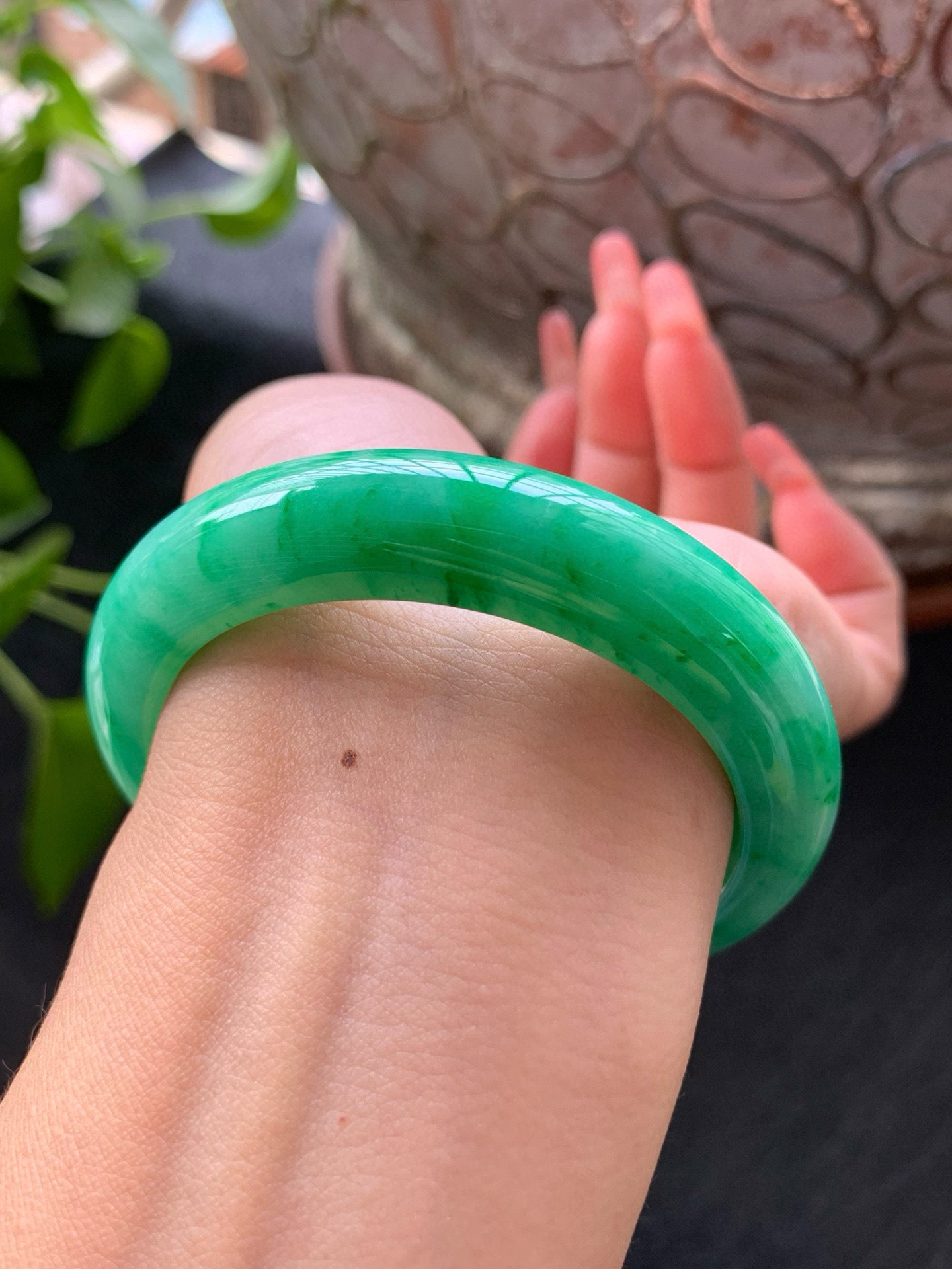 【小陈翡翠】缅甸天然翡翠a货飘辣绿花满色52-53正圈翡翠手镯