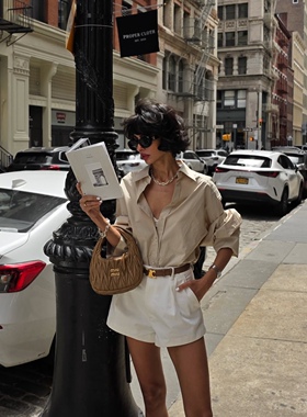 26新ins博主同款 休闲老钱风大地色休闲宽松长袖衬衫 白色短裤