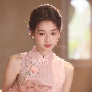 彼岸东方新中式粉色订婚旗袍