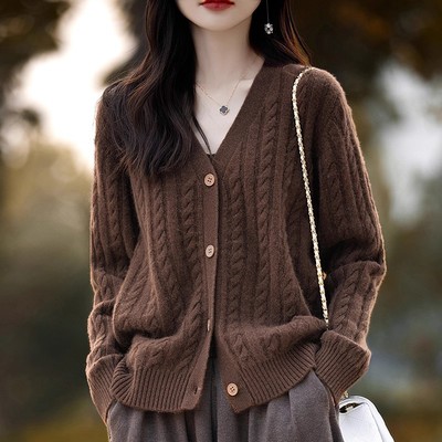 v领麻花羊毛衫毛衣外套女针织开衫短款宽松慵懒秋冬针织粗线加厚