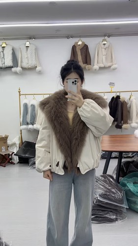 新款大狐狸毛领派克服皮草鹅绒服女短款加厚保暖外套过年正常发货