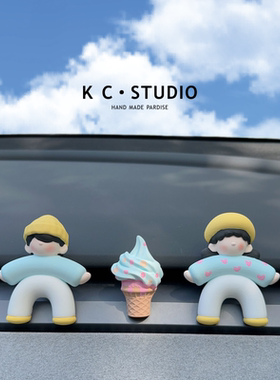 2024新款车载香薰甜筒创意小人特斯拉model3/y汽车出风口摆件扩香