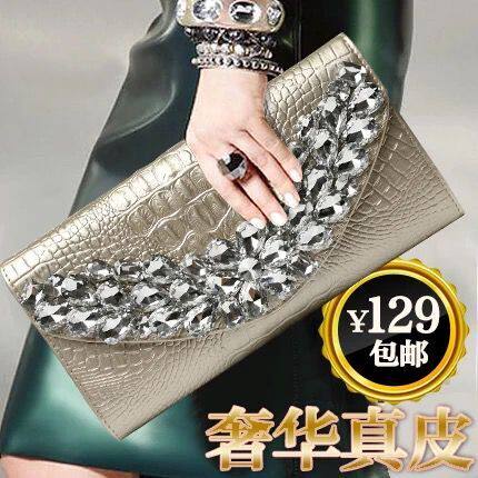 2026春季新款百搭镶钻手拿包女小包手抓包真皮单肩斜挎女士链条包