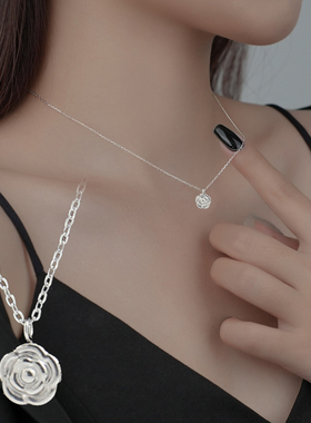 小玫瑰花项链淑女风锁骨链2025新款爆款小众设计颈链choker不掉色
