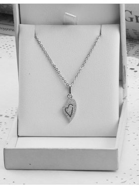 闪爱心中心项链女小众高级感轻奢设计锁骨链女ins学生闺蜜春夏备