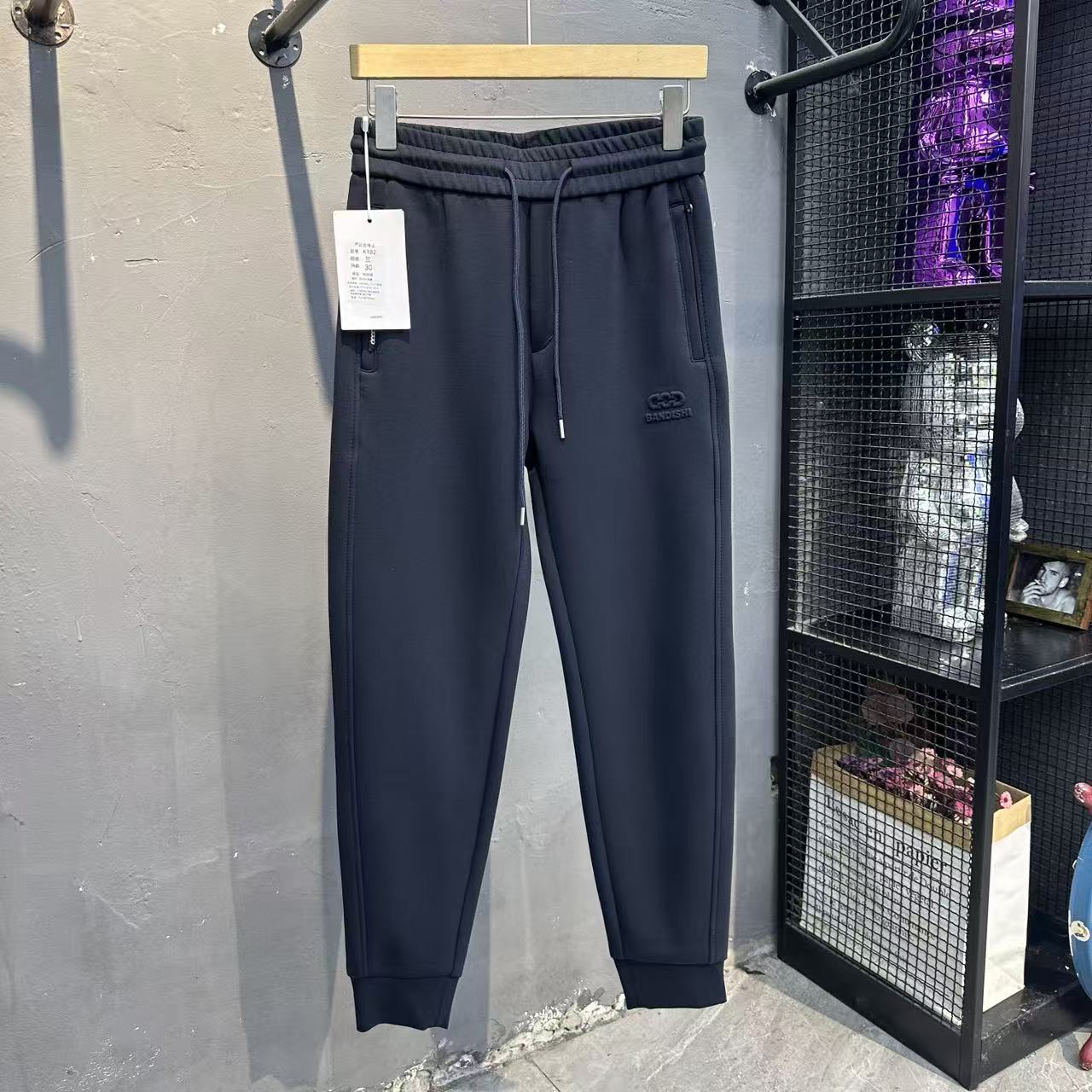 加绒束脚休闲长裤男冬季新品潮流青年运动哈伦裤黑色刺绣字母卫裤