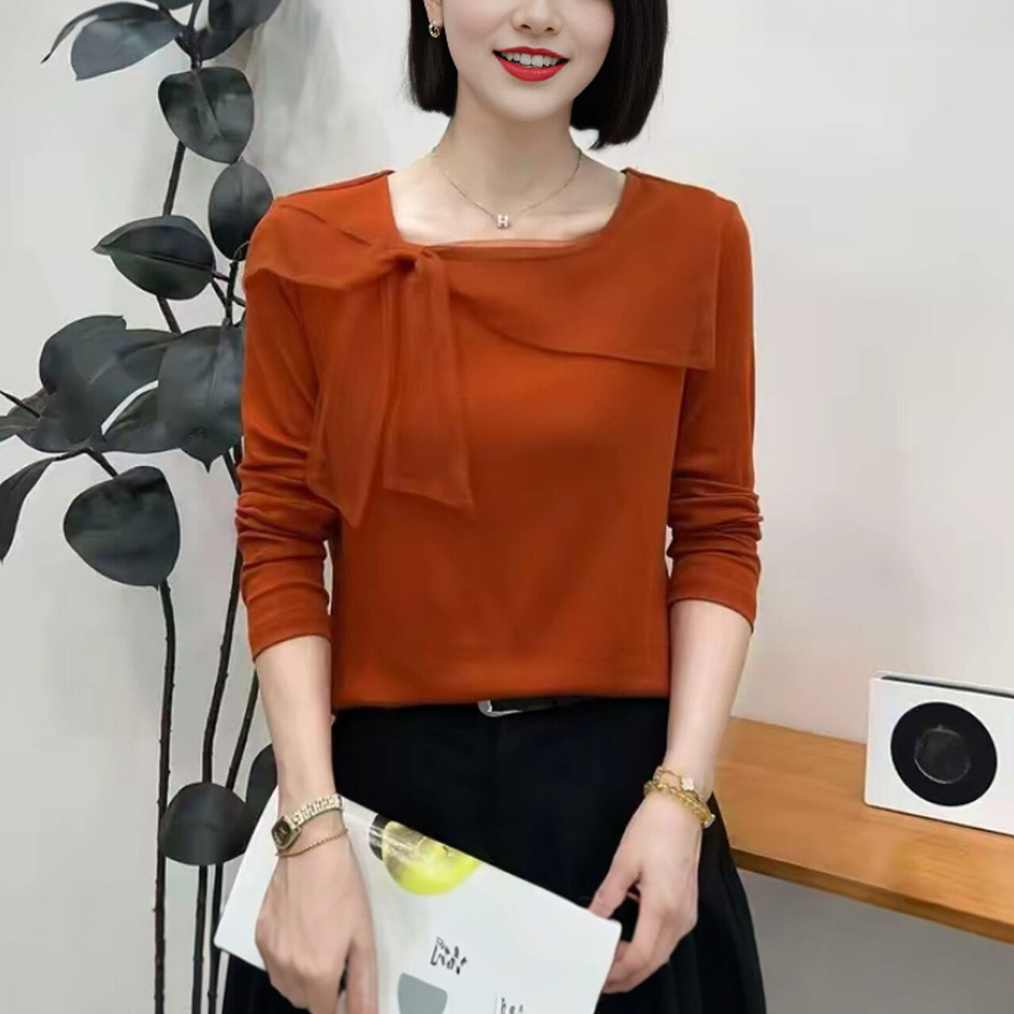 妈妈装秋季方领蝴蝶结长袖打底衫
