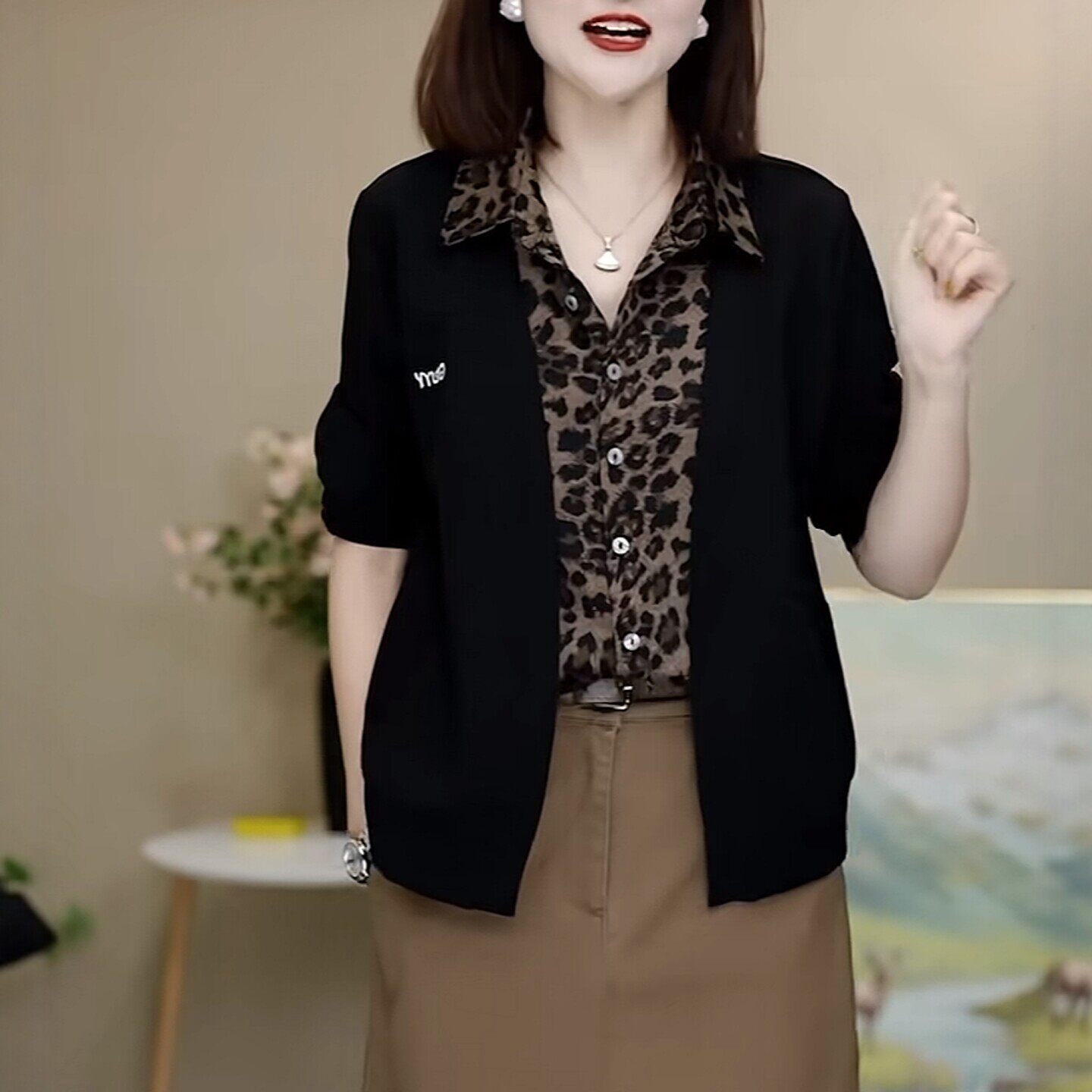 妈妈装衬衫领豹纹假两件显瘦上衣