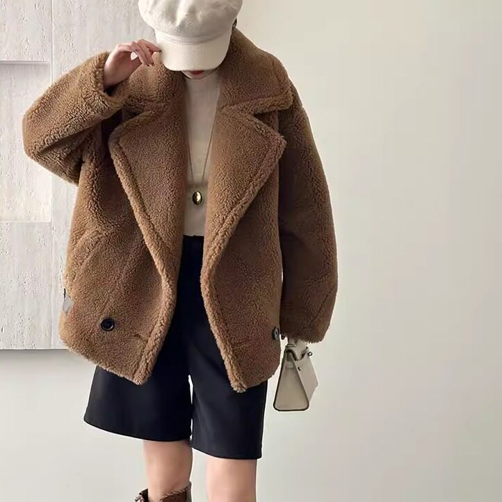 泰迪熊大衣短款廓形小个子机车风翻领女装短外套羊羔毛皮毛一体冬