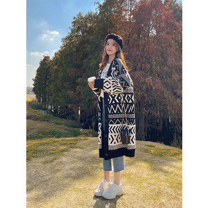 2025秋冬新款慵懒黑色几何过膝毛衣开衫女加厚宽松中长款针织外套