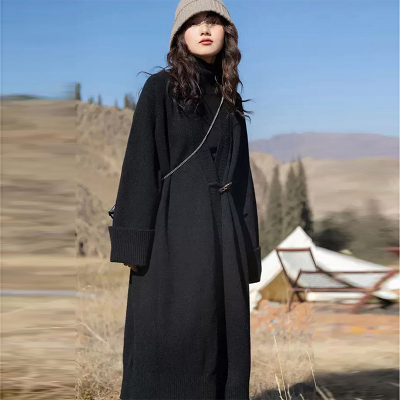 牛角扣大翻领开衫文艺气质