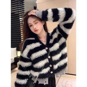 设计感小众水貂绒假两件条纹毛衣外套女秋冬新款宽松加厚针织开衫