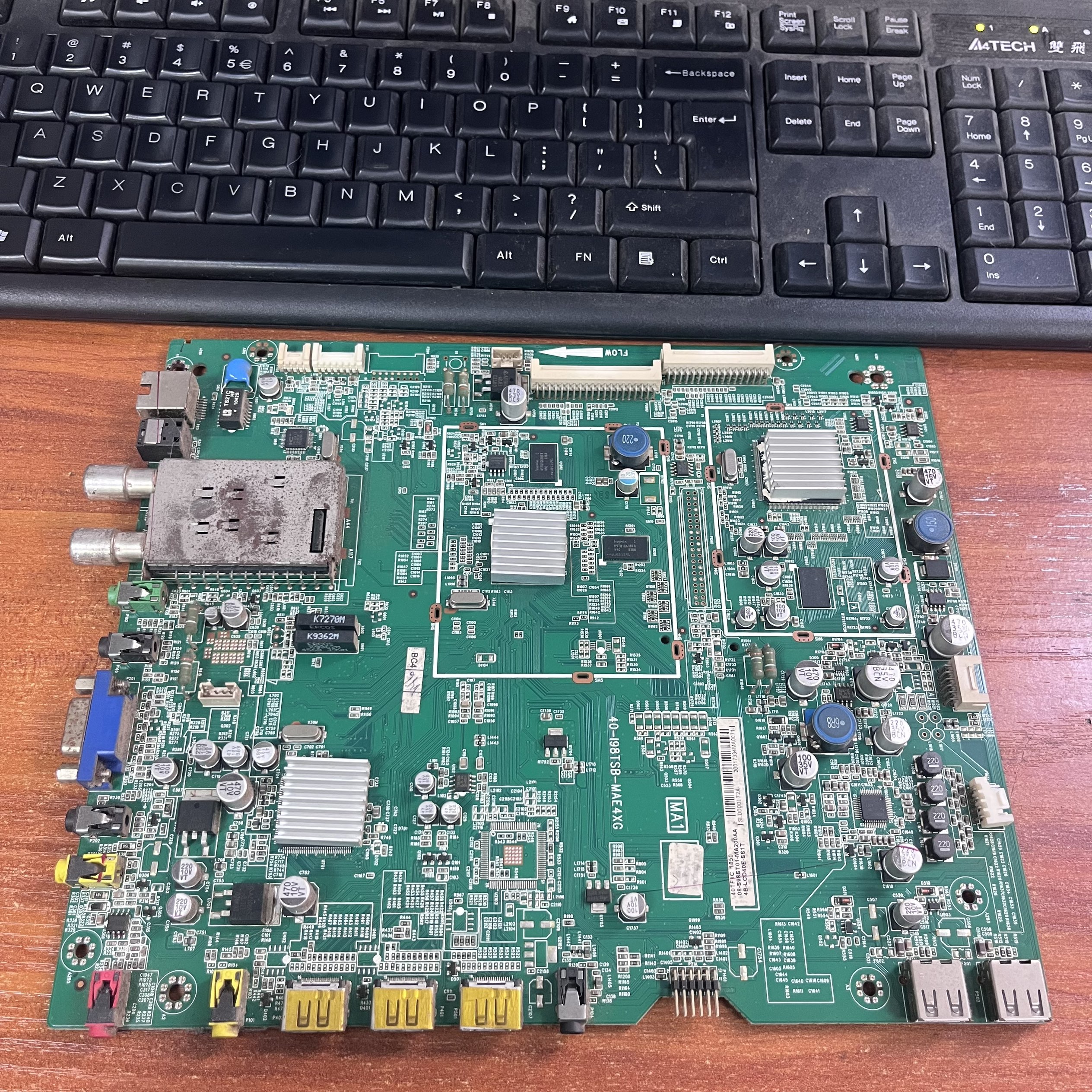 原装东芝40TF1C电视主板40-I98TS