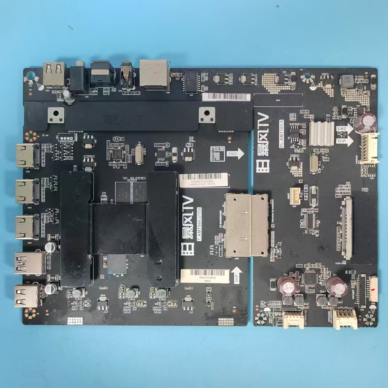 原装暴风45X电视主板实物图