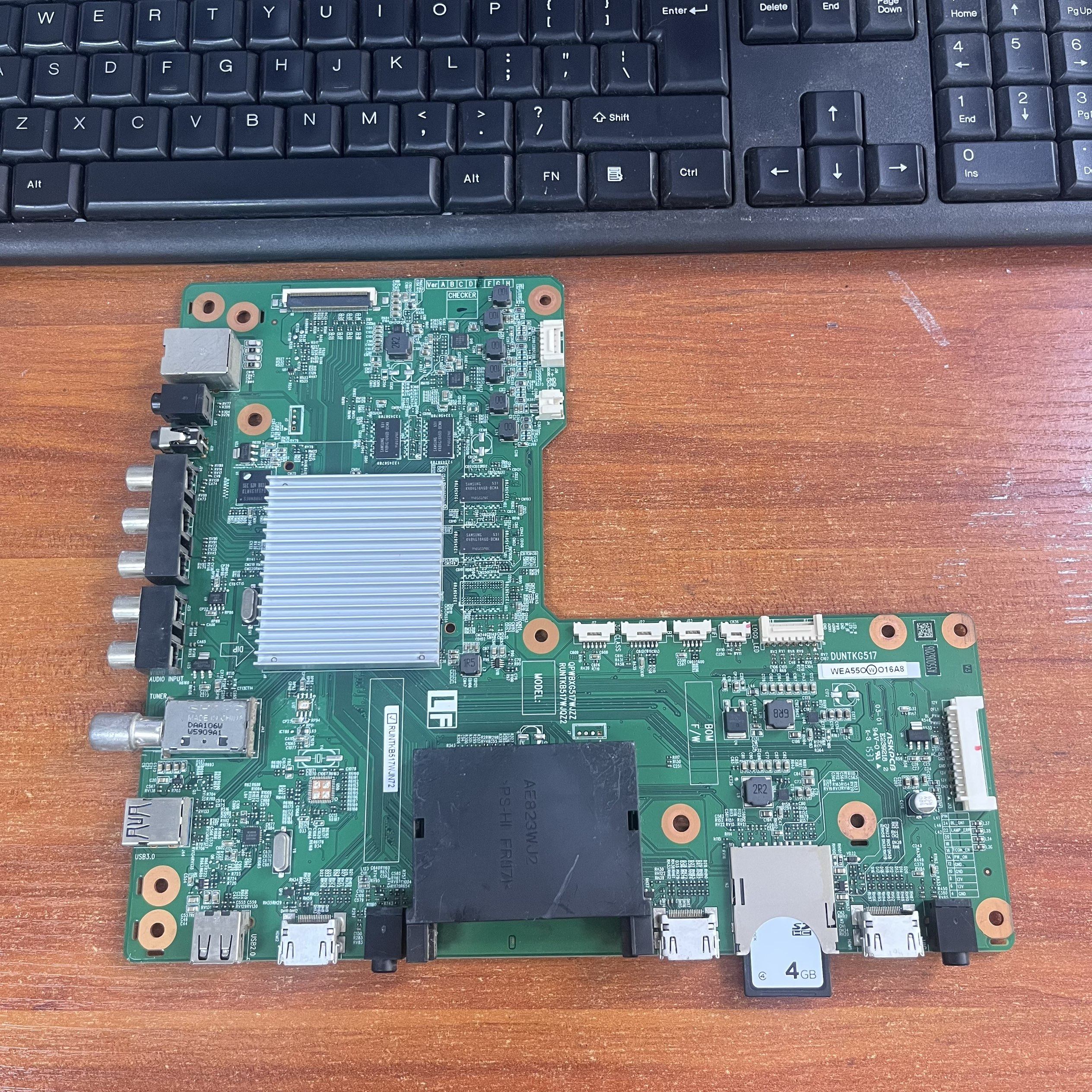 夏普LCD-70UD30A主板实物图